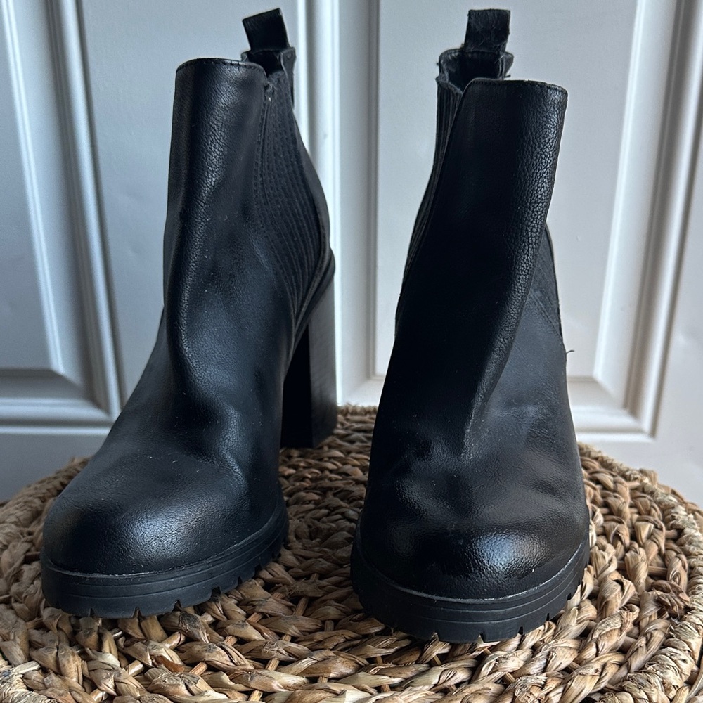 Sam & Libby Black Heeled Boots